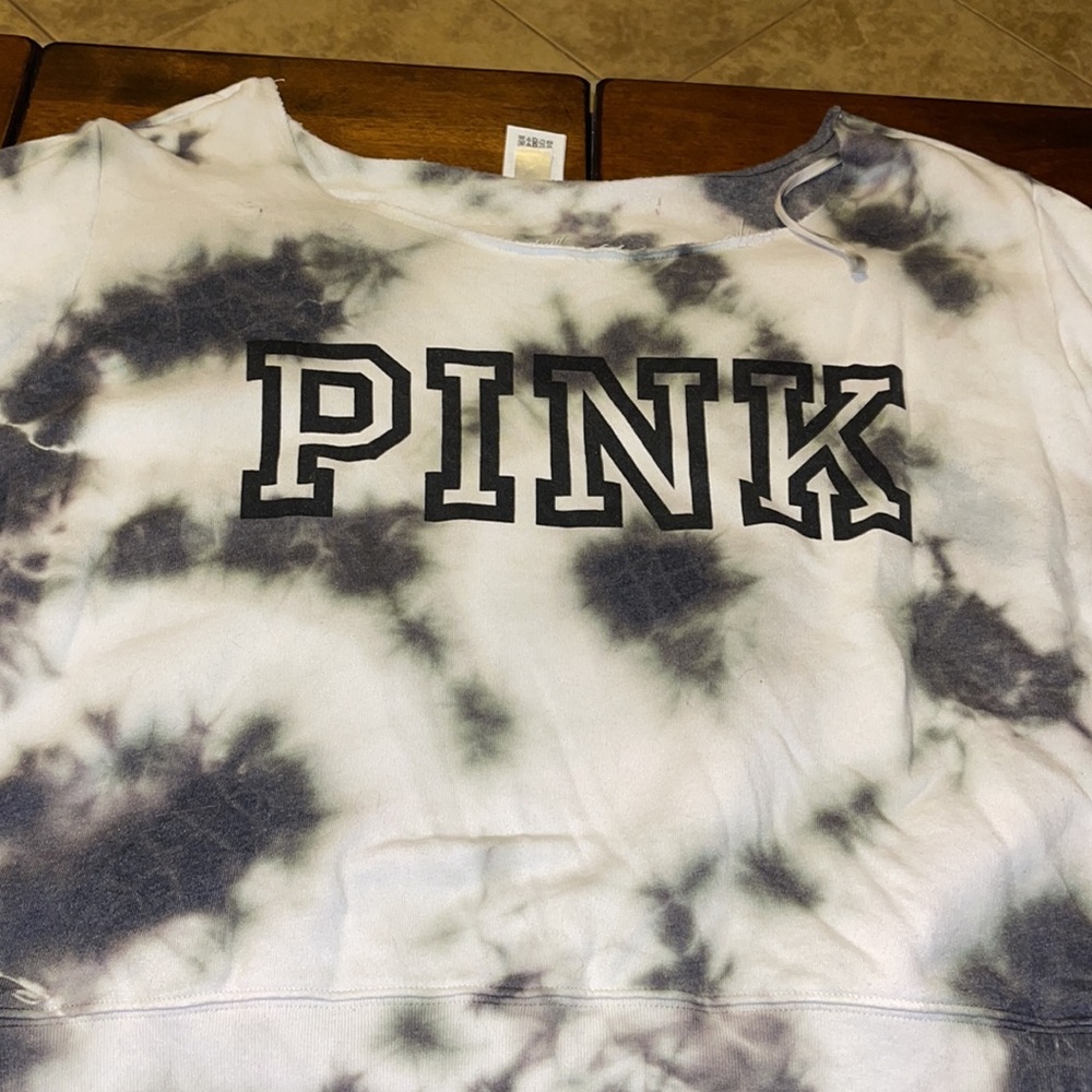 SOLD!!!    Victoria’s Secret Sweatshirt Bundle Cheetah Leopard XL - Picture 2 of 3